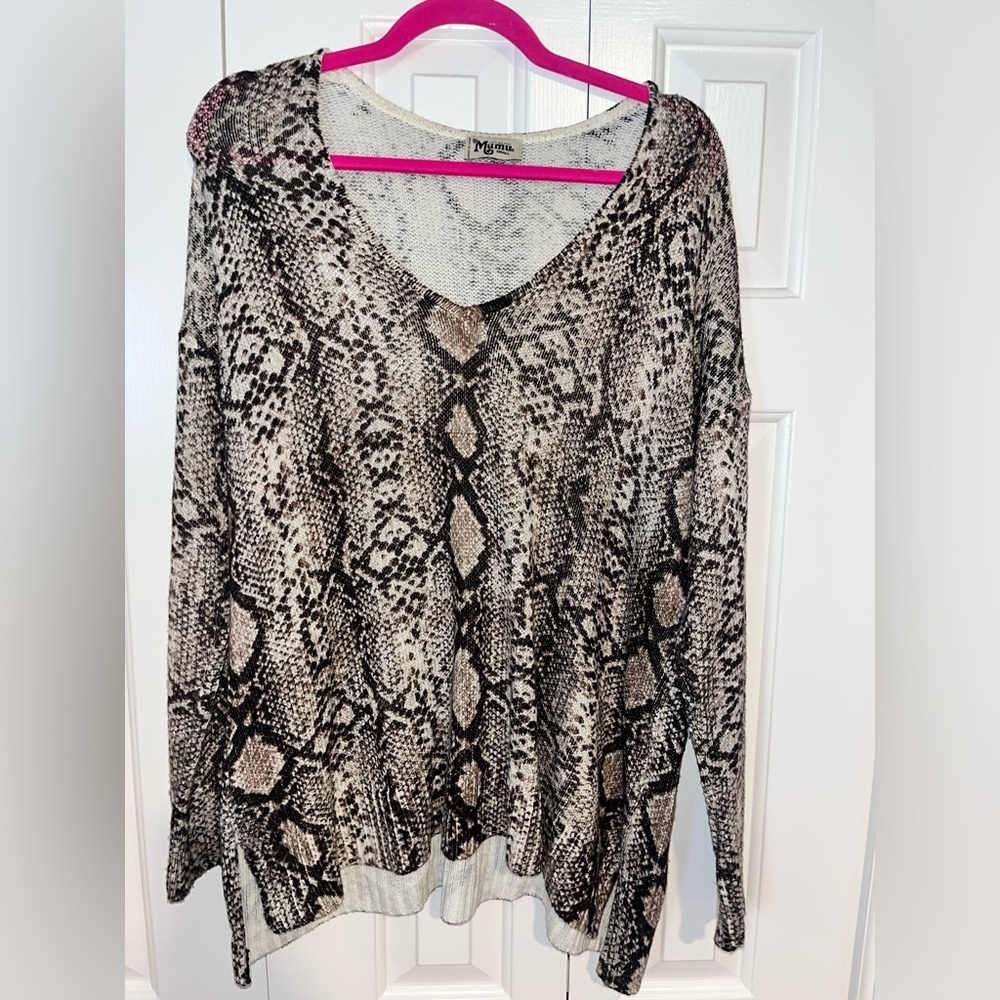 Show Me Your Mumu Hug Me Sweater v neck snake print Python Knit Size Small